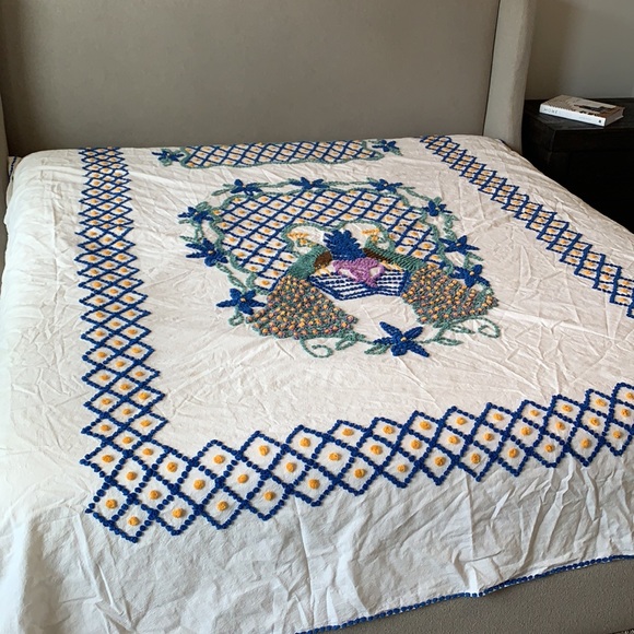 Host Fav 🎉 Vintage MCM Peacock Chenille Coverlet - Picture 3 of 10